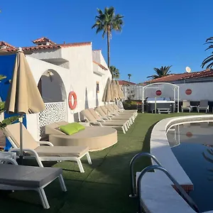 https://rainbow-golf-bungalows-gay-men-only-resort.in-canary-islands.com